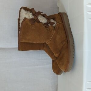 Koolaburra by UGG Victoria Short Chestnut Bow Shaft Boot Size 9